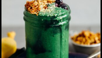 Spirulīnas pārsteigums: Superfood ieviešana jūsu zaļajos smūtijos